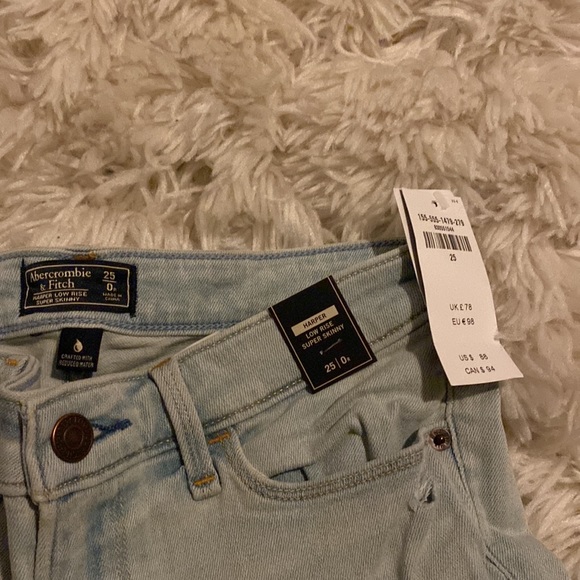 NWT  Abercrombie and Fitch jeans super skinny - Picture 3 of 5